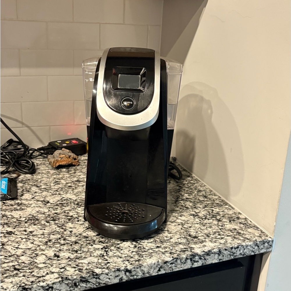 Keurig 2.0 brewer k200 1182.94ml